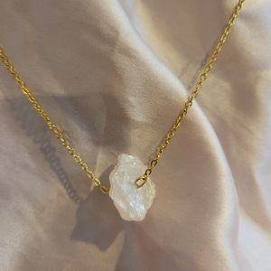 Brand new clear rock necklace